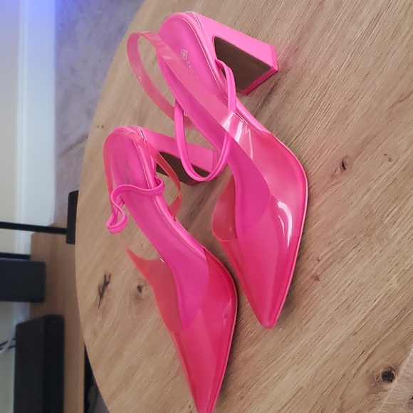 Shoes - Picture 5 of 5